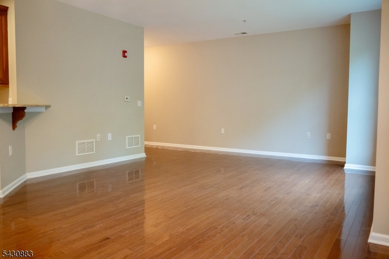 804 River Place Butler, NJ 07405 - Photo 11 of 32