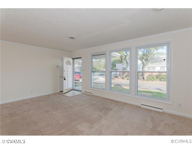 2911 Breezy Road Virginia Beach, VA 23451 - Photo 4 of 24 Den/Family/Great Room