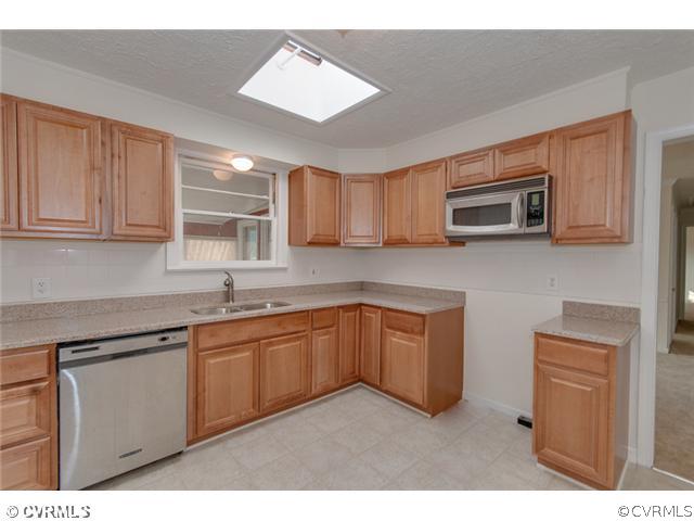 2911 Breezy Road Virginia Beach, VA 23451 - Photo 5 of 24 Kitchen