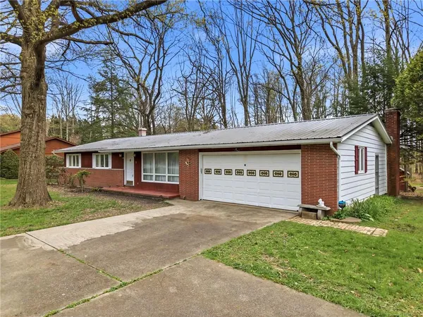 $199,900 | 3 Eastwood Drive, Greenville, PA 16125