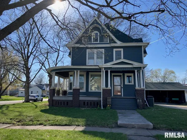 $265,000 | 204 West Clinton Avenue, Monmouth, IL 61462