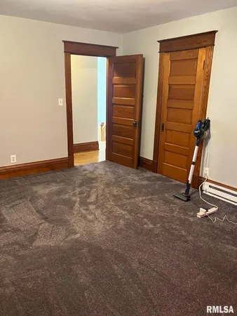 $265,000 | 204 West Clinton Avenue, Monmouth, IL 61462