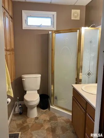 $265,000 | 204 West Clinton Avenue, Monmouth, IL 61462