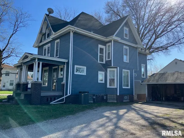 $265,000 | 204 West Clinton Avenue, Monmouth, IL 61462