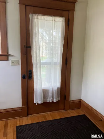 $265,000 | 204 West Clinton Avenue, Monmouth, IL 61462