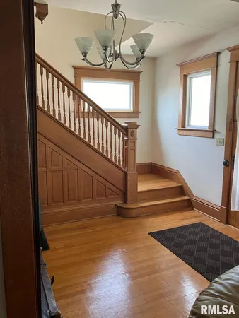 $265,000 | 204 West Clinton Avenue, Monmouth, IL 61462