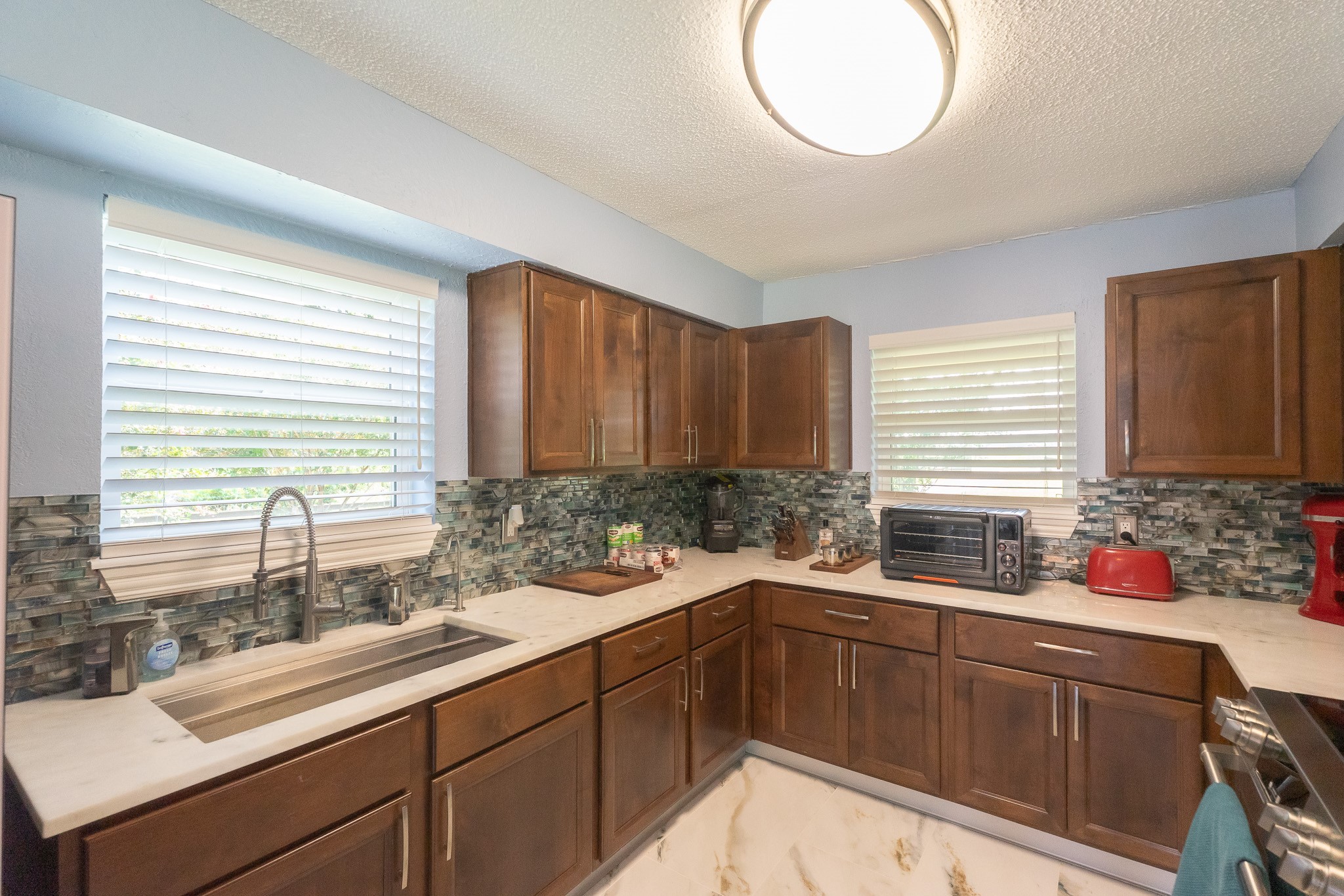 720 Winchester Trail Angleton, TX 77515 - Photo 19 of 34 Gallery Image 19