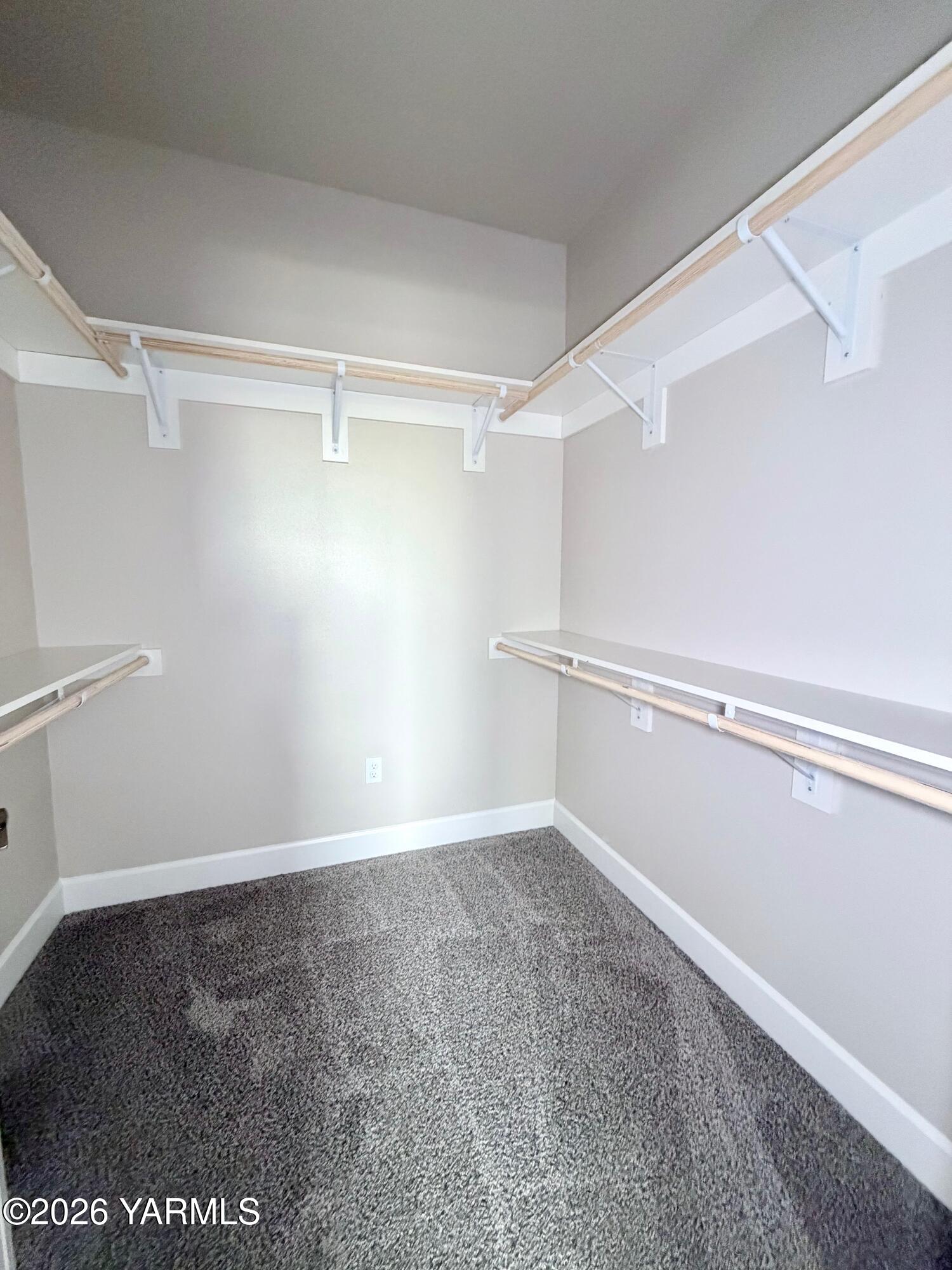 5912 Crestfields Road Yakima, WA 98903 - Photo 16 of 29 mastercloset1