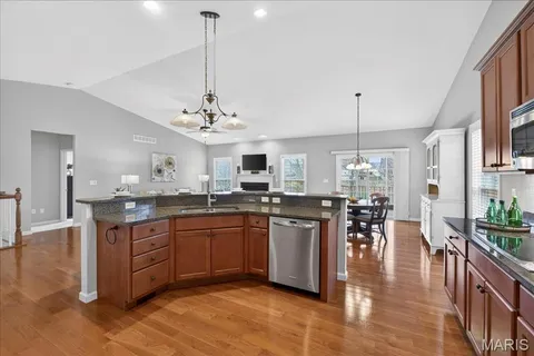 $575,000 | 142 Meadows Of Wildwood Boulevard, Wildwood, MO 63040