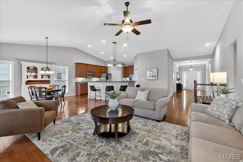 $575,000 | 142 Meadows Of Wildwood Boulevard, Wildwood, MO 63040