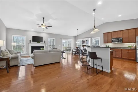 $575,000 | 142 Meadows Of Wildwood Boulevard, Wildwood, MO 63040