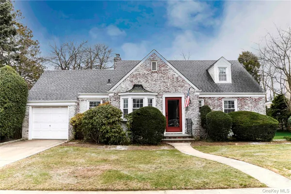 $749,000 | 138 Chestnut Street, Lynbrook, NY 11563