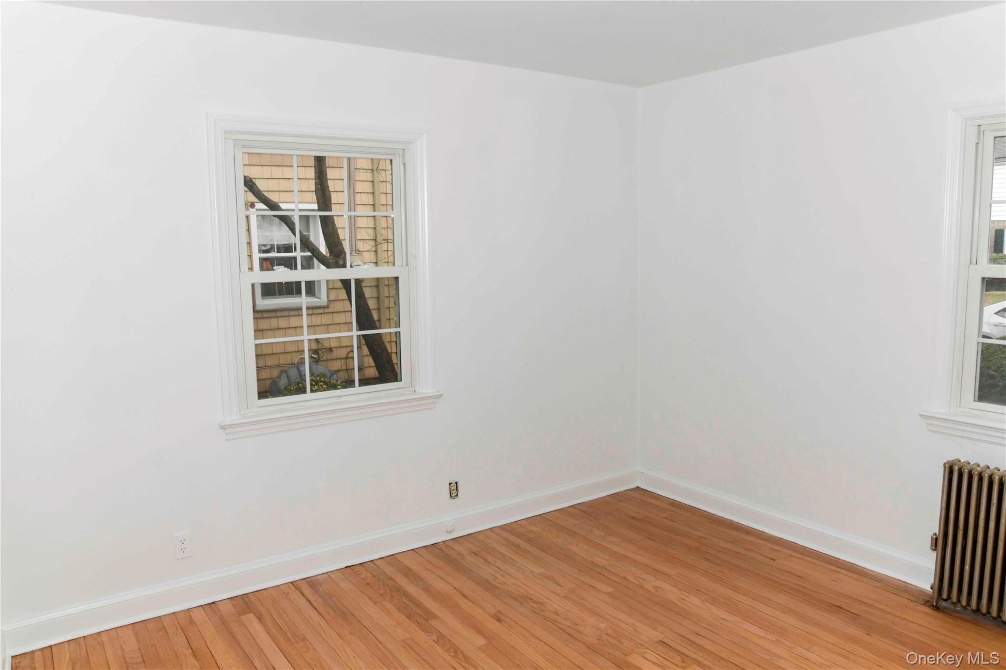 138 Chestnut Street Lynbrook, NY 11563 - Photo 17 of 23