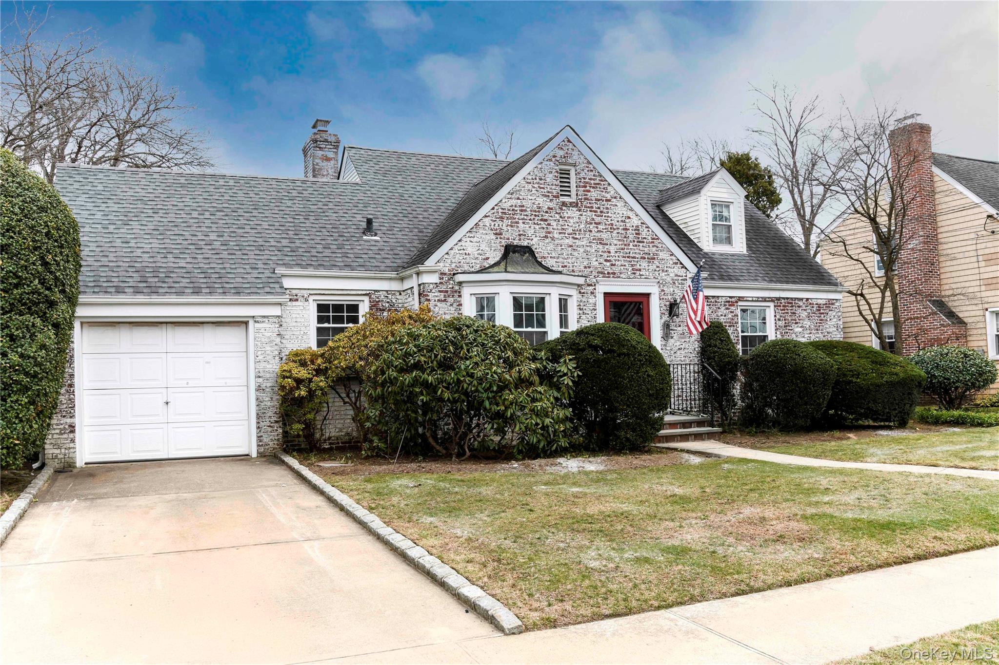 138 Chestnut Street Lynbrook, NY 11563 - Photo 2 of 23