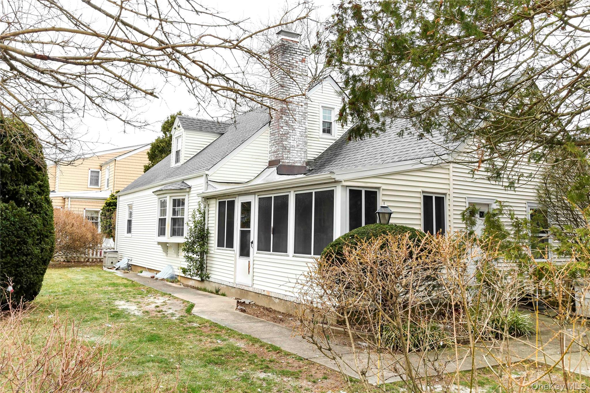 138 Chestnut Street Lynbrook, NY 11563 - Photo 21 of 23