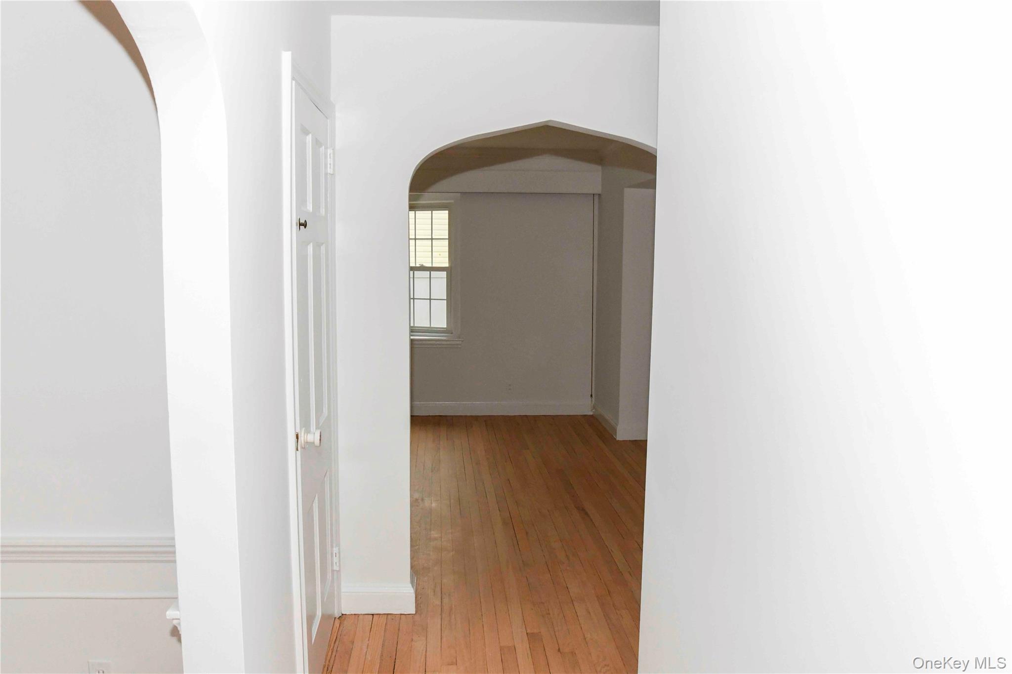 138 Chestnut Street Lynbrook, NY 11563 - Photo 3 of 23