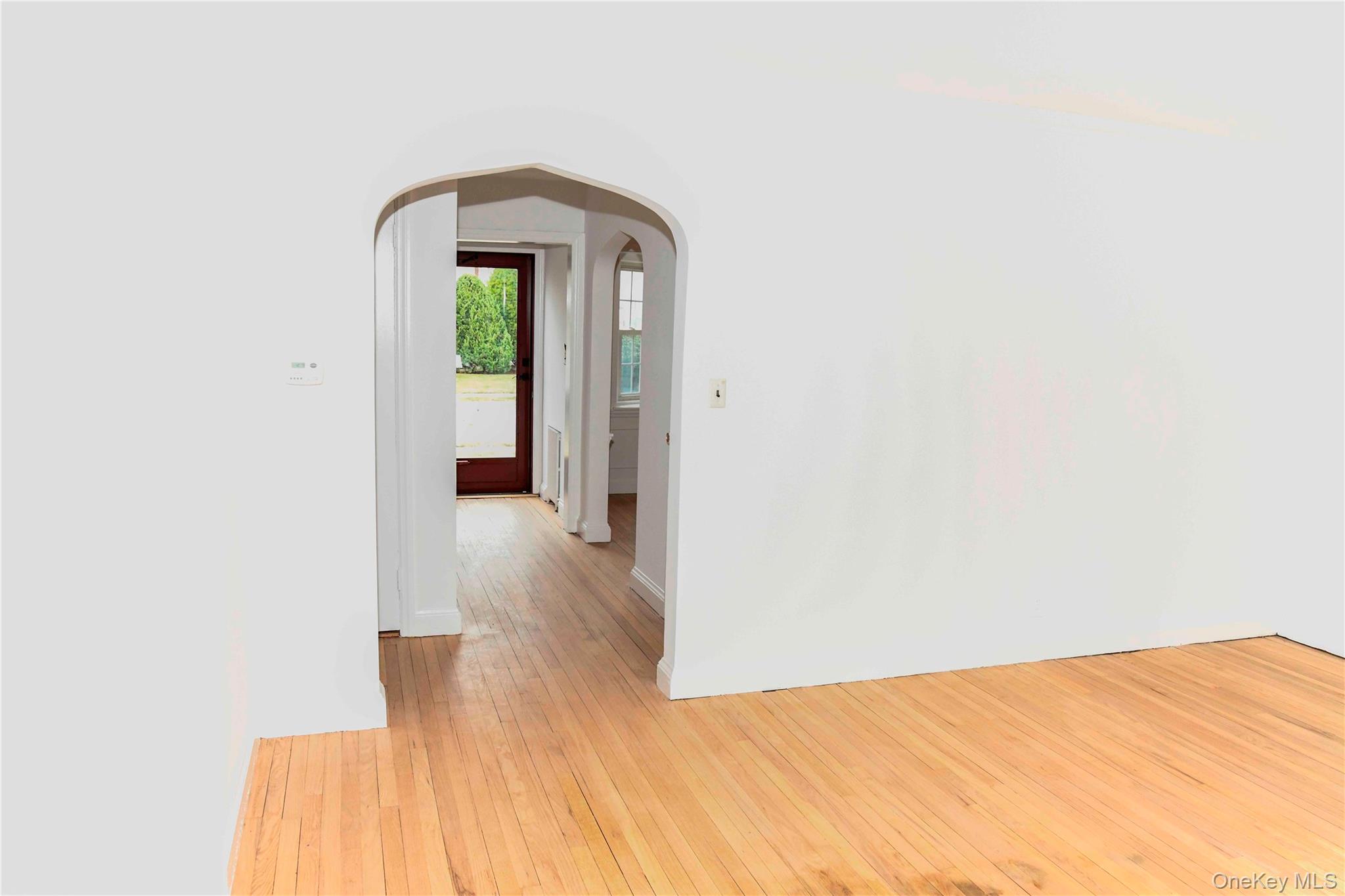 138 Chestnut Street Lynbrook, NY 11563 - Photo 5 of 23