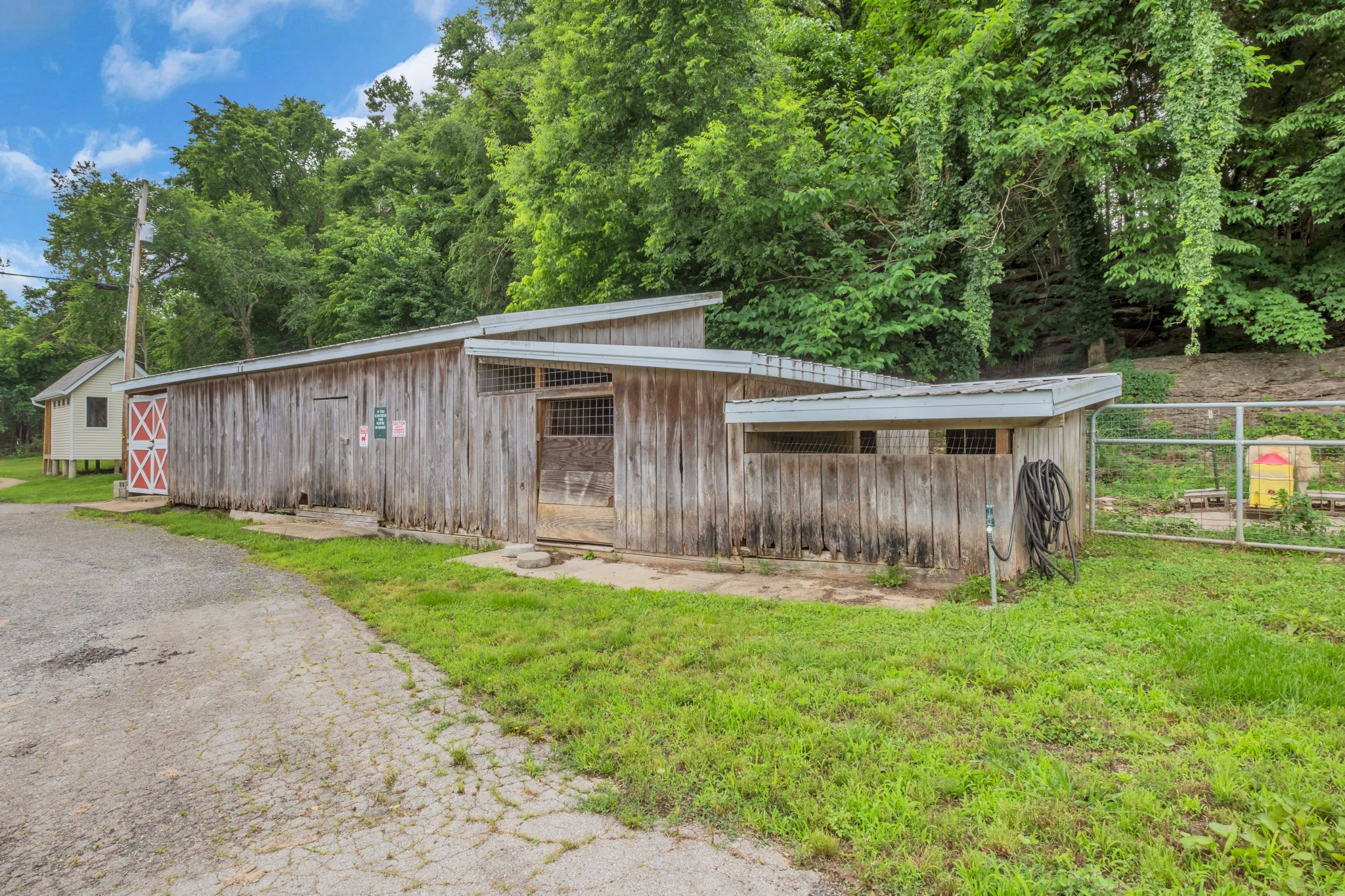 593 Rogues Fork Road Bethpage, TN 37022 - Photo 32 of 35