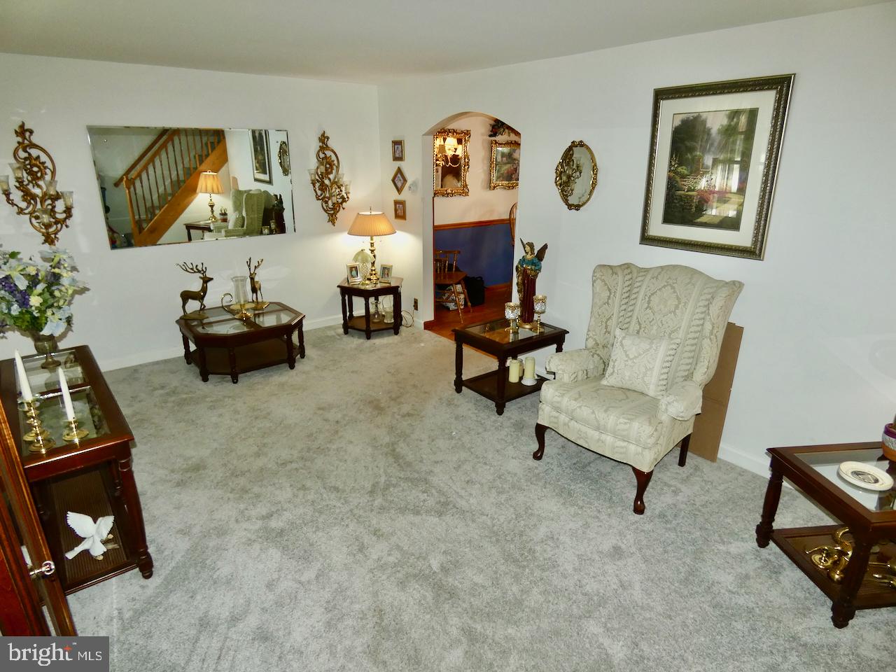 138 Maple Hill Road Wilmington, DE 19804 - Photo 2 of 45 Living Room