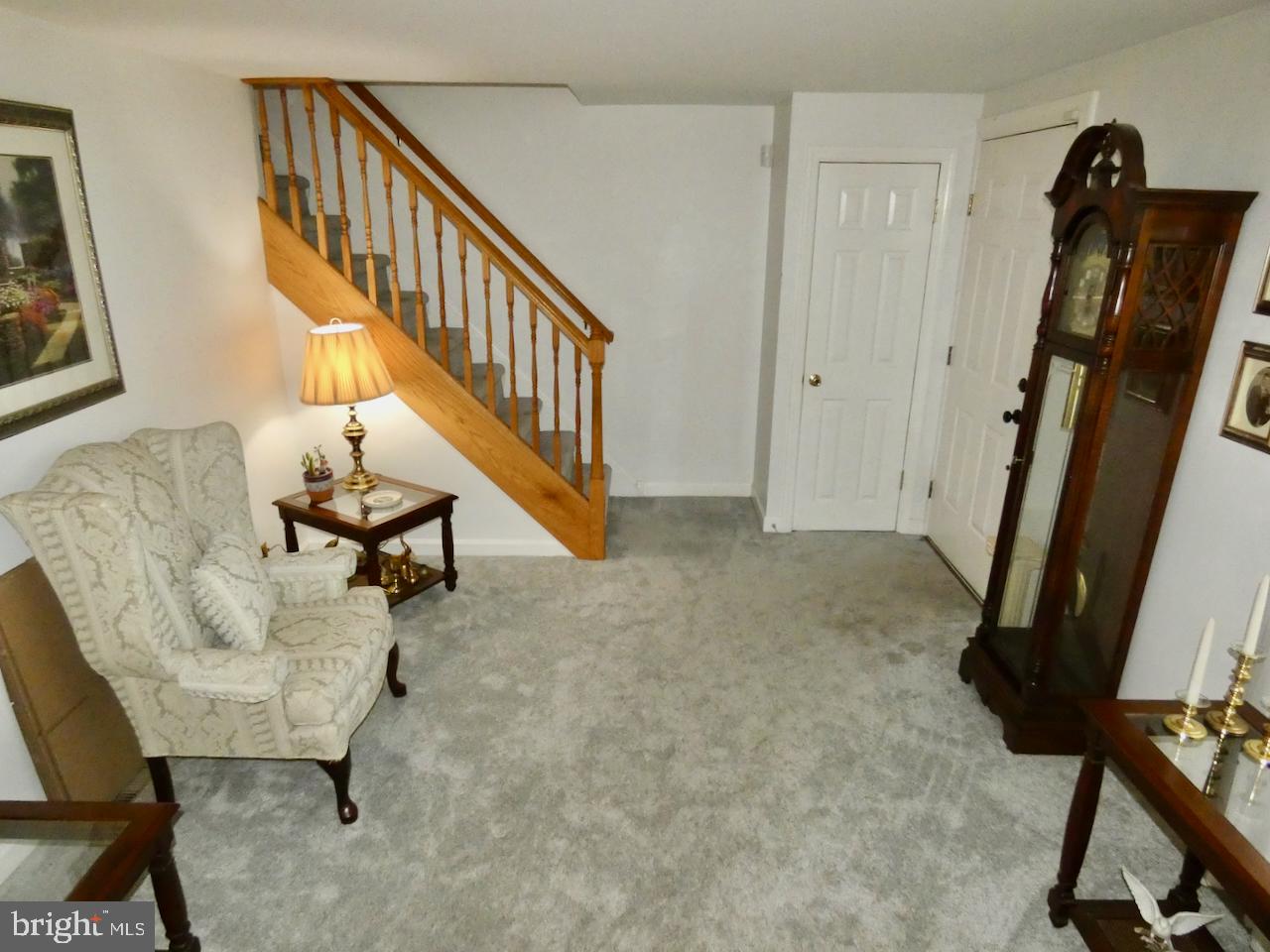 138 Maple Hill Road Wilmington, DE 19804 - Photo 4 of 45 Living Room