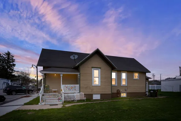 $200,000 | 203 North 2nd Street, Peotone, IL 60468