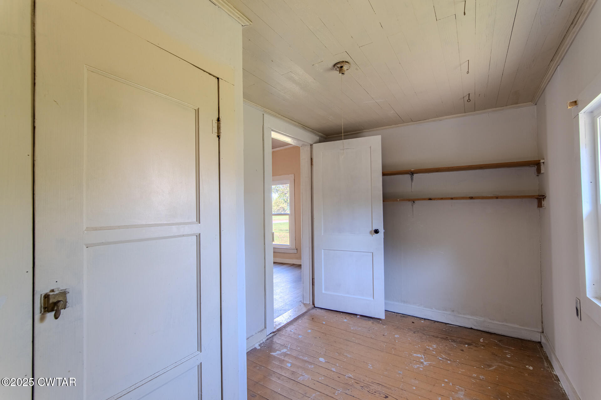 101 North Front Street Kenton, TN 38233 - Photo 9 of 30 a view of an empty room
