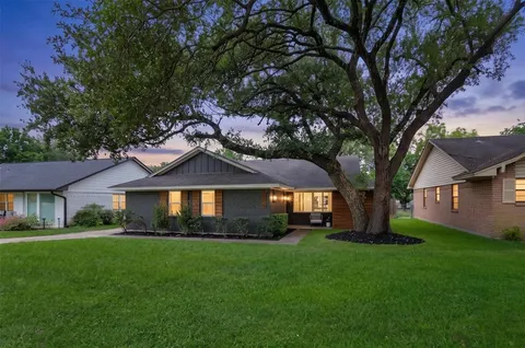 $715,000 | 9110 Westglen Drive, Dallas, TX 75228