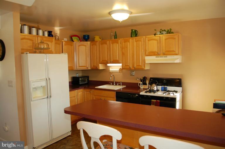 606 Mansfield Road Essex, MD 21221 - Photo 8 of 25 Kitchen