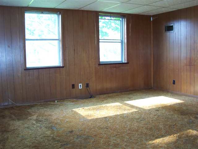 607 Locust Street Delavan, IL 61734 - Photo 3 of 9 Gallery Image 3