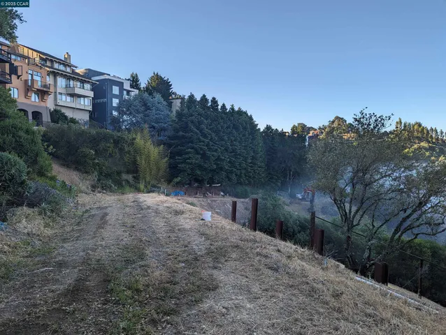 $1,288,000 | 7068 Kenilworth Road, Berkeley, CA 94705