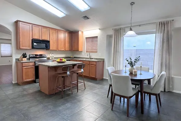 $2,453 | 2030 West Carson Road, Phoenix, AZ 85041