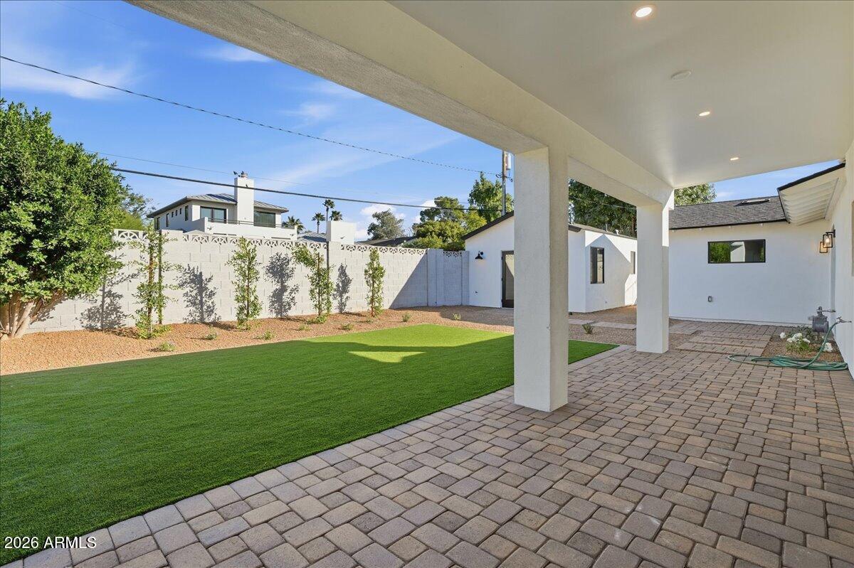 4515 North 35th Street Phoenix, AZ 85018 - Photo 26 of 39 38-4515 North 35th Street_RedHogMedia