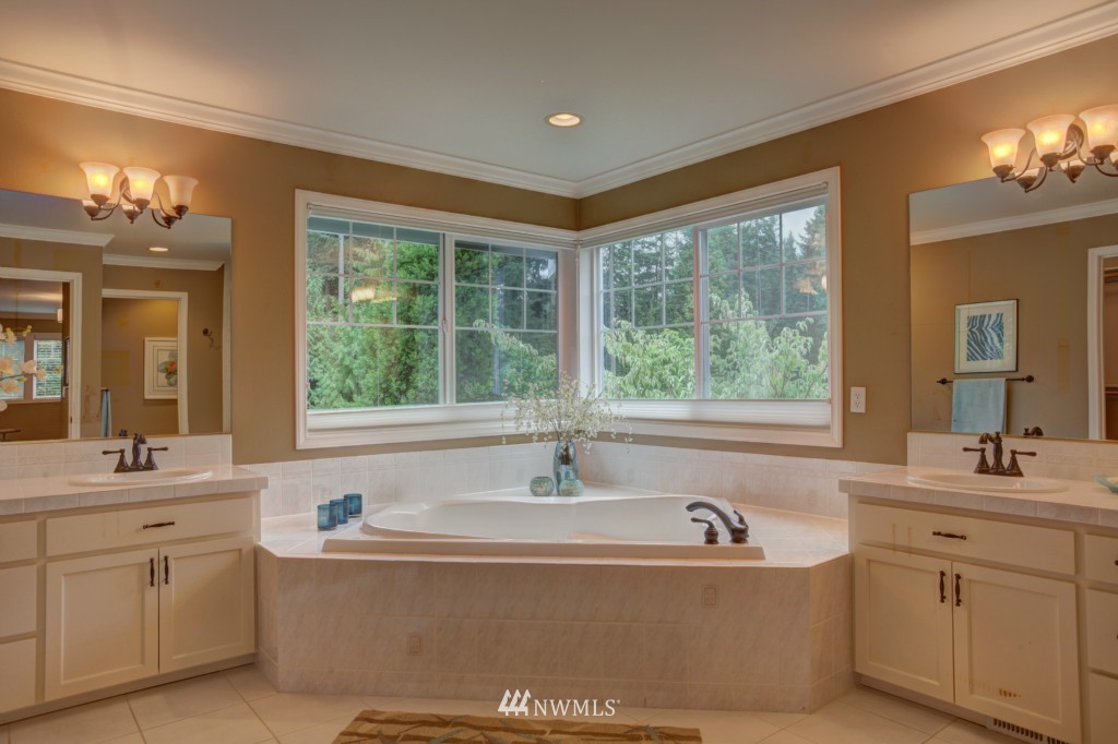 22110 52nd Avenue Southeast Bothell, WA 98021 - Photo 11 of 24