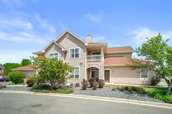 $298,000 | 9301 South Cobblestone Way, Unit H, Franklin, WI 53132