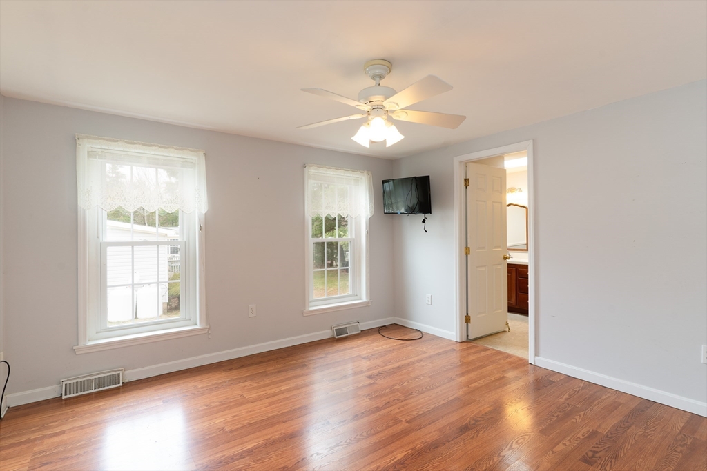 18 Fox Run Brookfield, MA 01506 - Photo 16 of 40