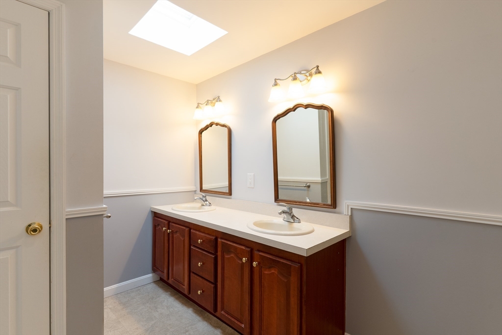 18 Fox Run Brookfield, MA 01506 - Photo 19 of 40