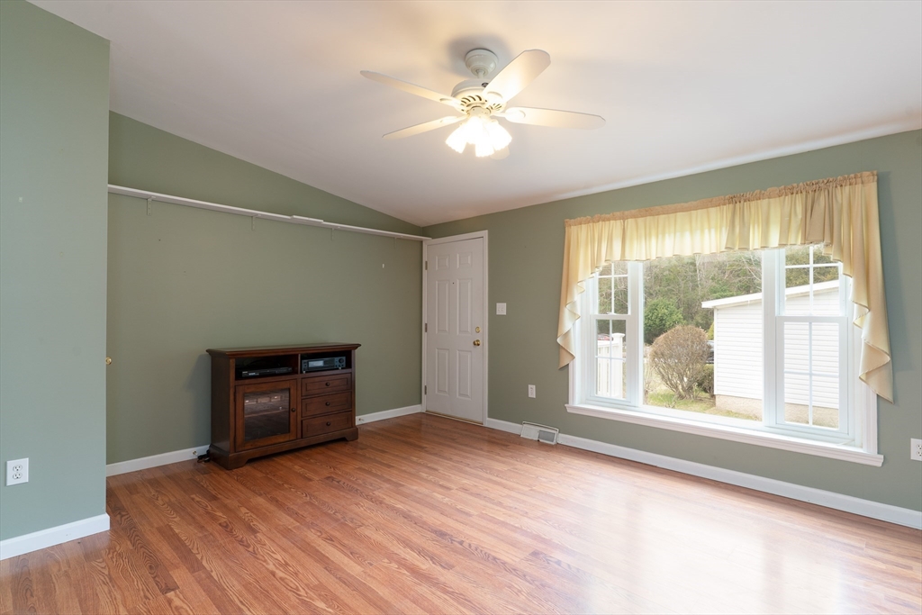 18 Fox Run Brookfield, MA 01506 - Photo 22 of 40
