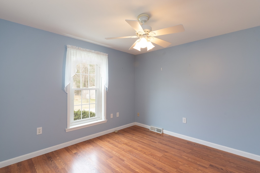 18 Fox Run Brookfield, MA 01506 - Photo 24 of 40