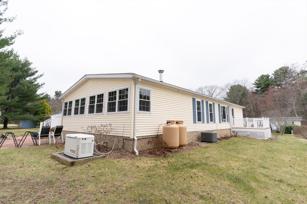 18 Fox Run Brookfield, MA 01506 - Photo 34 of 40
