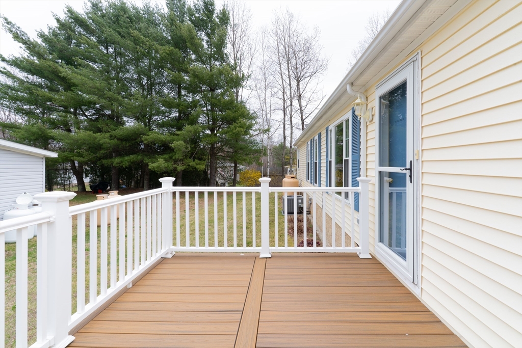 18 Fox Run Brookfield, MA 01506 - Photo 37 of 40