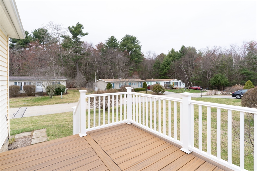 18 Fox Run Brookfield, MA 01506 - Photo 38 of 40