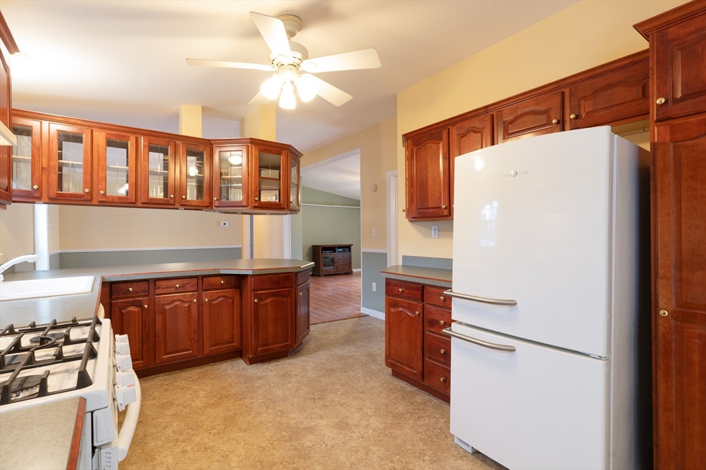 18 Fox Run Brookfield, MA 01506 - Photo 10 of 40