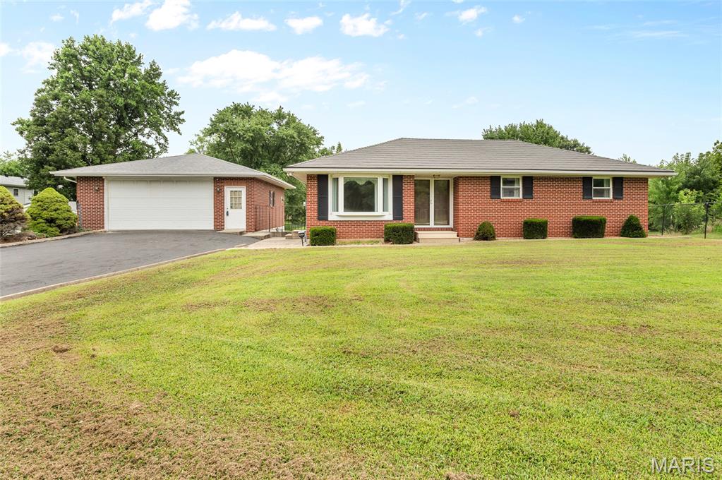 1303 South Clinton Road Caseyville, IL 62232 - Photo 1 of 37