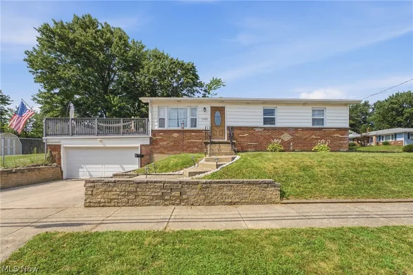 $195,000 | 1935 Quayle Drive, Akron, OH 44312