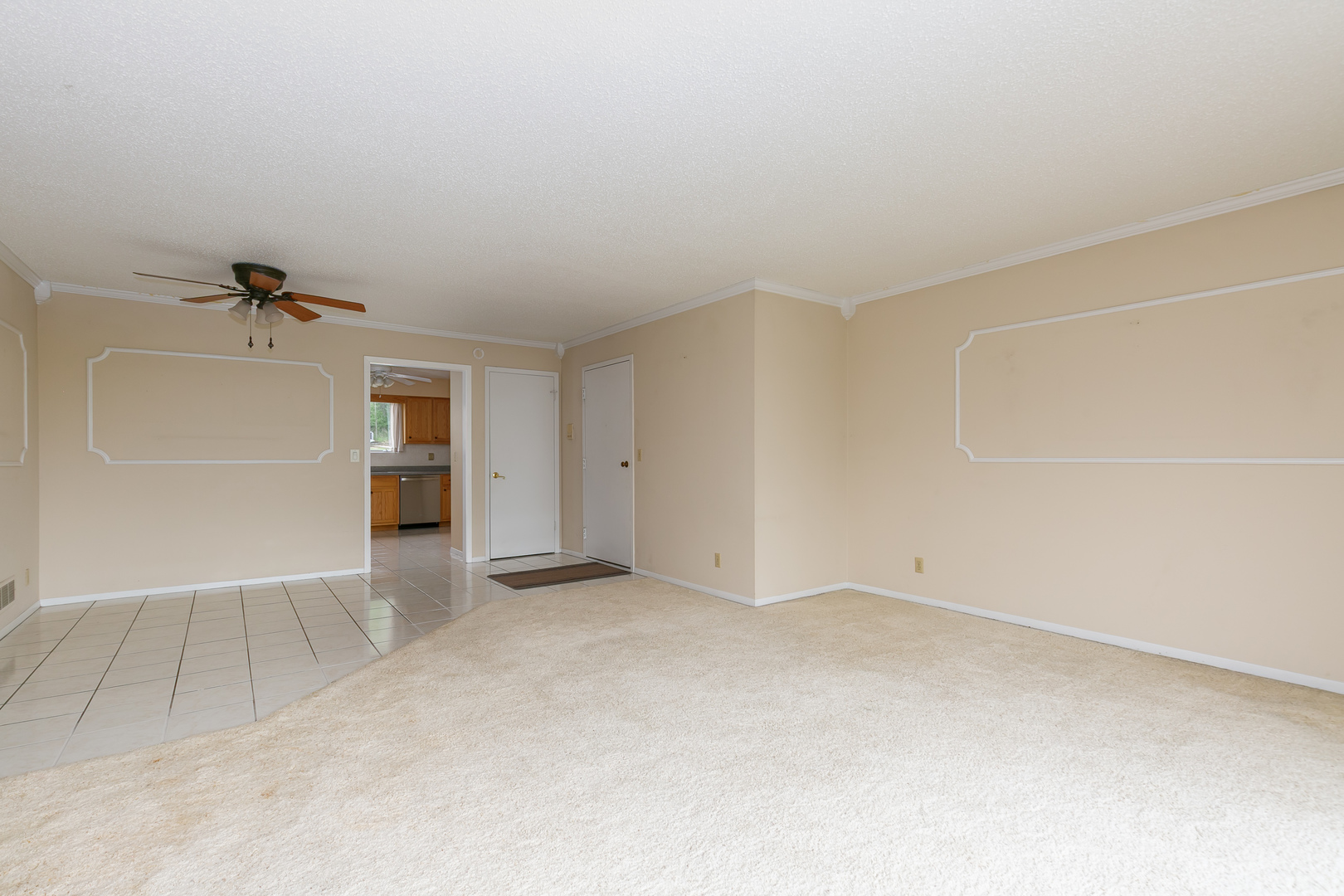 3721 35th Street, Unit 4 Moline, IL 61265 - Photo 6 of 26