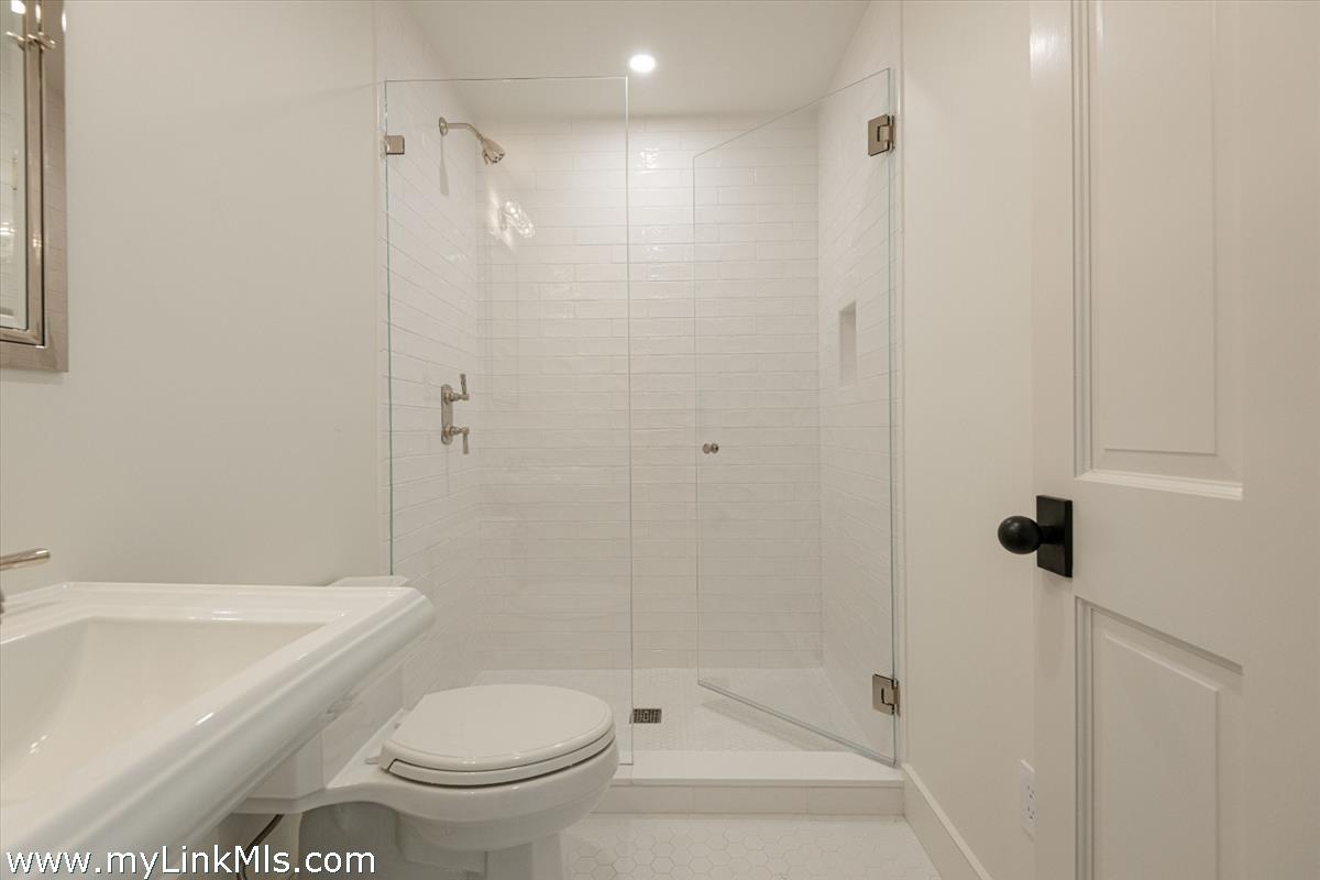 105 Low Beach Road Nantucket, MA 02554 - Photo 12 of 45