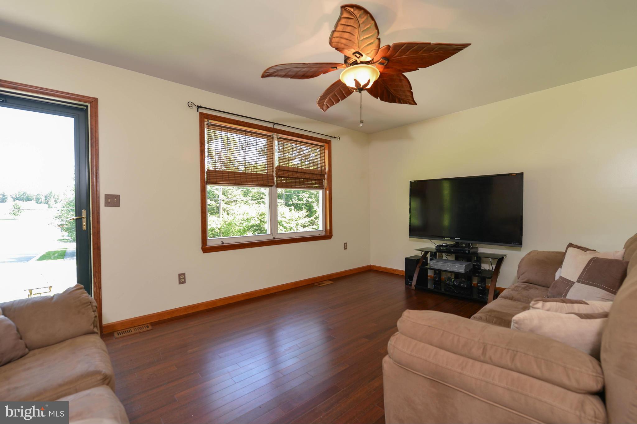 138 Razor Strap Road North East, MD 21901 - Photo 11 of 21 Living Room