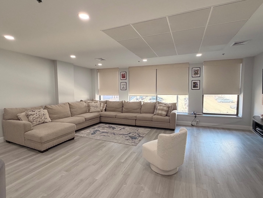 531 Main Street, Unit 201M Worcester, MA 01608 - Photo 7 of 16 Gallery Image 7