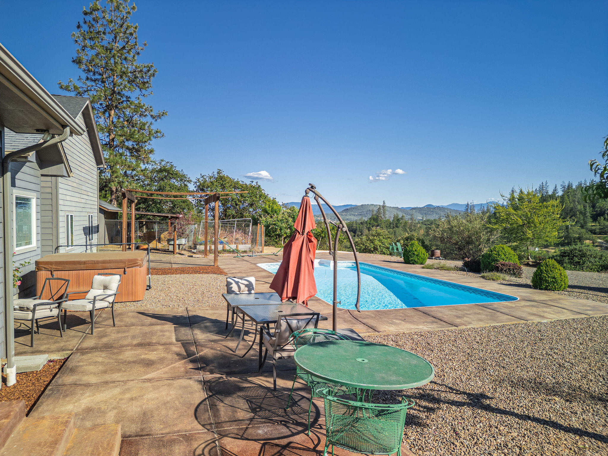 158 Rockingham Circle Eagle Point, OR 97524 - Photo 27 of 58 HD-19