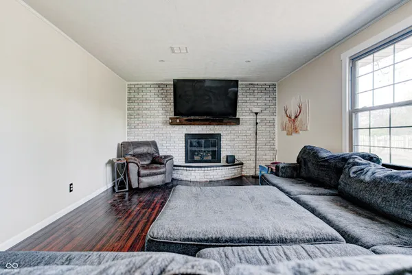 $299,900 | 2122 Norwood Drive, Anderson, IN 46012